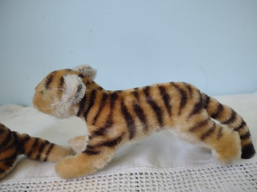 Pair of Steiff Tigers standing sitting w jointed head mohair no buttons or tags - Picture 2 of 7