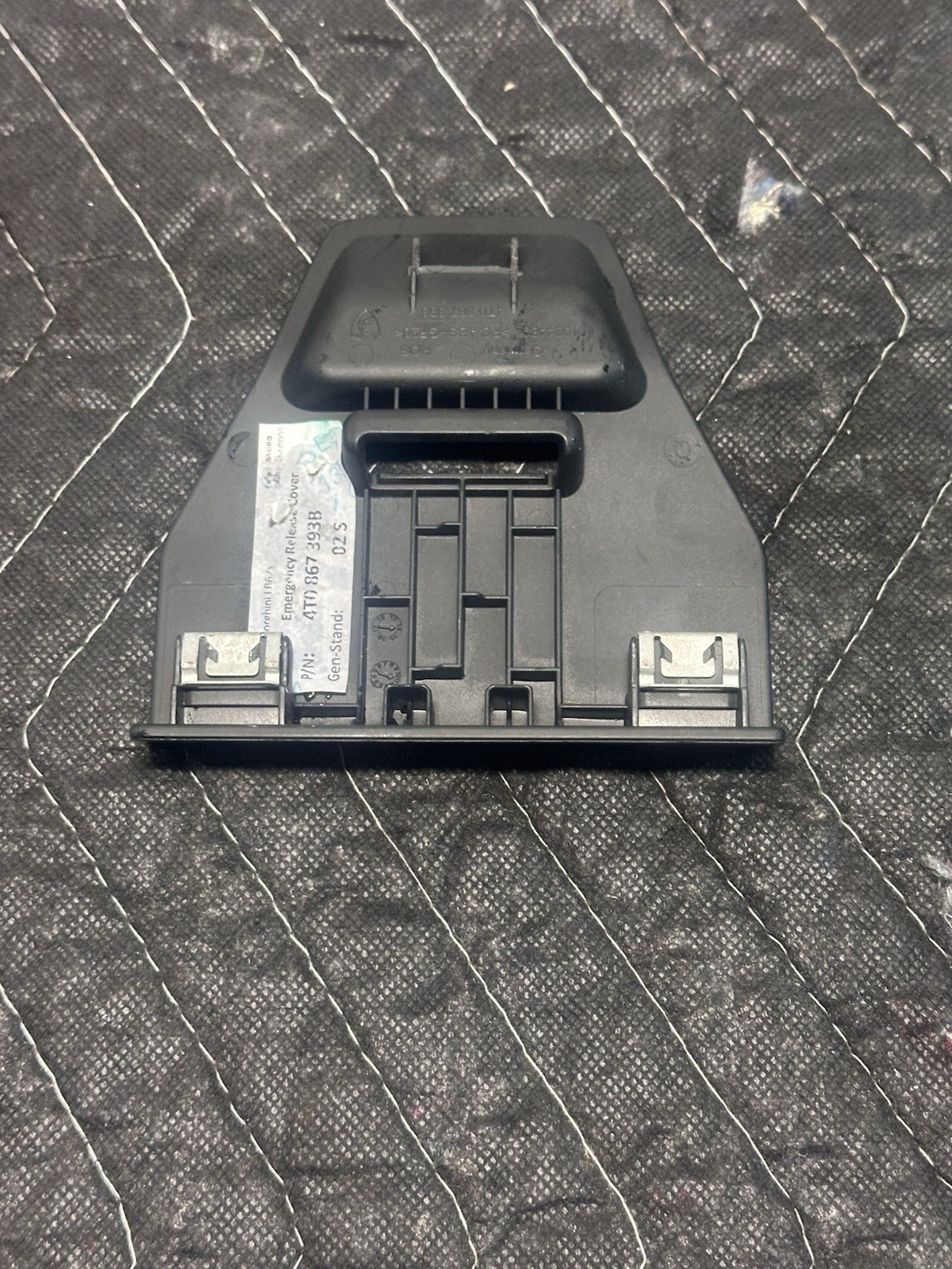 Lamborghini Huracan Interior Emergency Release Cover ( 4T0867393B )