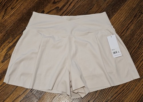 Yogalicious Lux Meredith Short Crystal Gray Large NEW With Tags