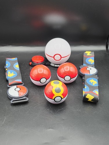 Pokemon Lot Of 6. Clip & GoBelts(2), 3 Clip Balls(3), Surprise Attack Ball(1) - Afbeelding 1 van 13