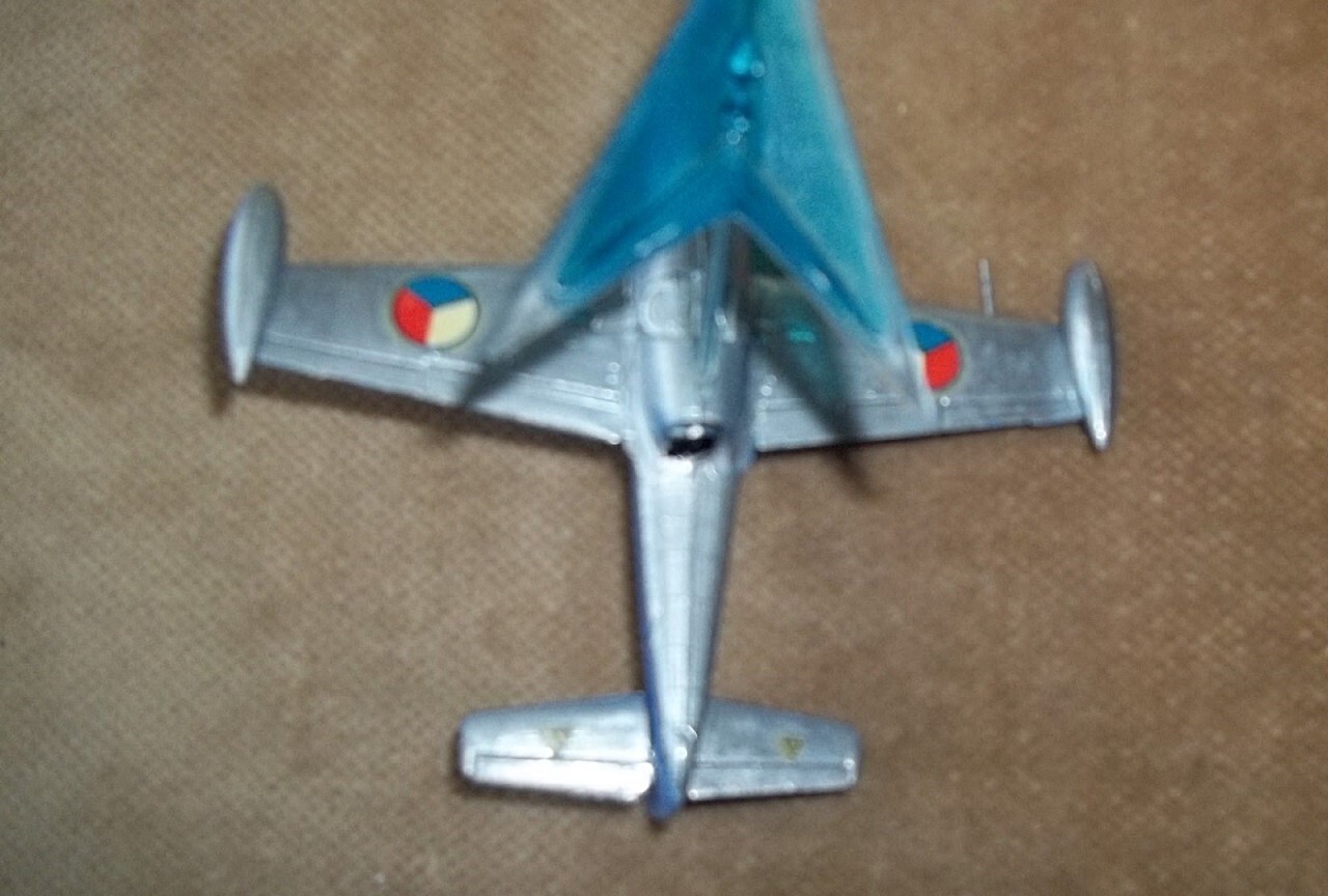 Built Yak Jak 23 1/72 Jet Plastic Model Kit with Stand & Box Czechoslovakia