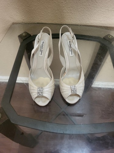 Benjamin Adams Women's Ivory Satin With Stones Shoes,Size 39/8,Cond.is V.Gd - 第 1/7 張圖片