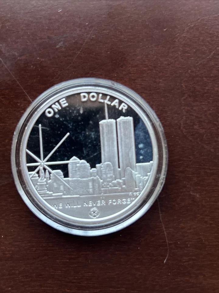2004 NATIONAL COLLECTORS MINT-FREEDOM TOWER & TWIN TOWERS COIN - Image 2 of 2