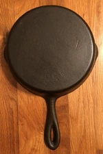 Vintage Chicago Hardware Foundry CHF No. 5 Hammered Cast Iron Skillet 8_5 G