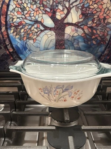 Vintage Pyrex Blue Iris 8” Casserole Baking Dish w/ BlueLid Made in England READ