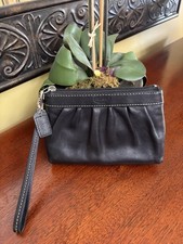 Vintage Coach Soho Black Pleated Leather Wristlet Bag Silver Hardware