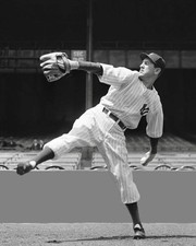 Top 10 Lefty Gomez Baseball Cards 29