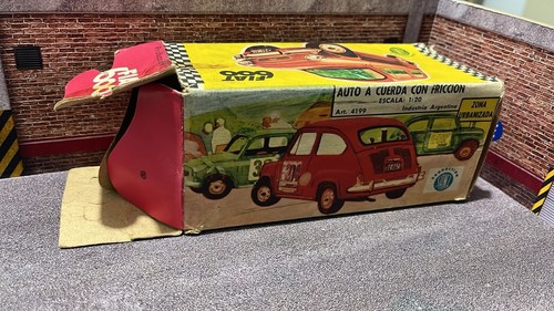 Fiat 600 seat 600 1/20 friction old vintage toy made in argentina early 70 sanz - Picture 2 of 7