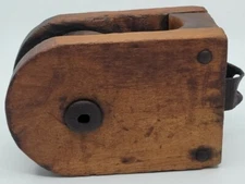 VINTAGE WOOD BARN PULLEY TACKLE BLOCK ANTIQUE PRIMATIVE FARM DECOR