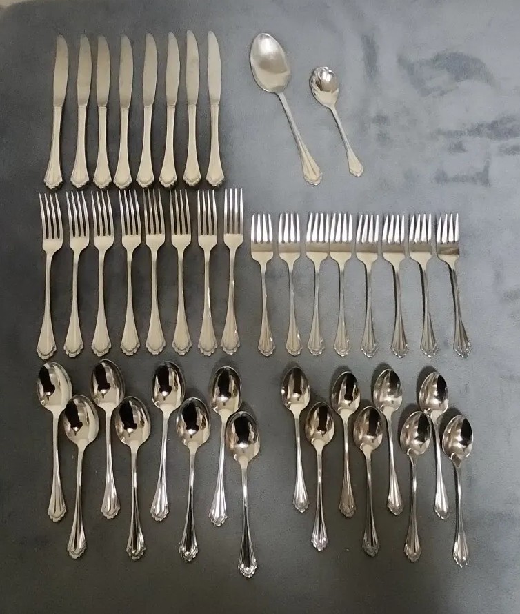 Oneida Marquette Community Stainless Silverware Flatware 42pc lot Forks