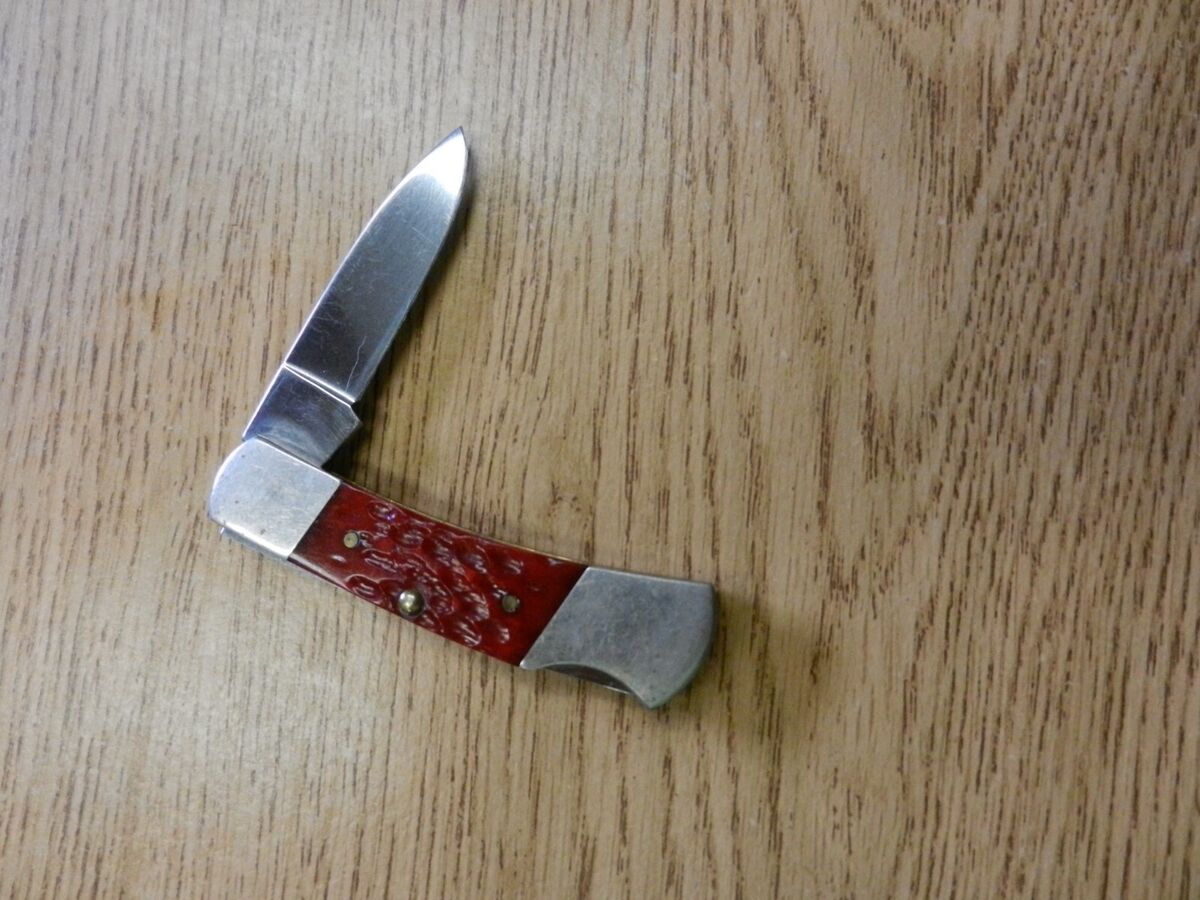 1997 Case XX USA 3 Dot Jigged Red Bone Lock Back Knife 1997 Case XX USA 3 Dot Jigged Red Bone Lock Back Knife