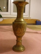 Grazile Messingvase aus Marokko mit handarbeits Gravuren von 1973