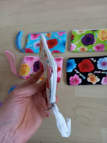 Purse / Wallet in 6 colour options with Rose design, with zip fastening - NEW - Picture 10 of 12