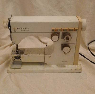 Vintage Viking Husqvarna Sewing Machine Model 6030 - For Parts Or