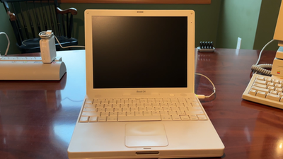 Apple A1054 Late 2003 12-inch iBook G4 | 800 MHz | 640MB RAM