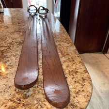 BEAUTIFUL OLD VINTAGE Wooden Snow Skis Patina Wood Pointed Tips 7 Feet long