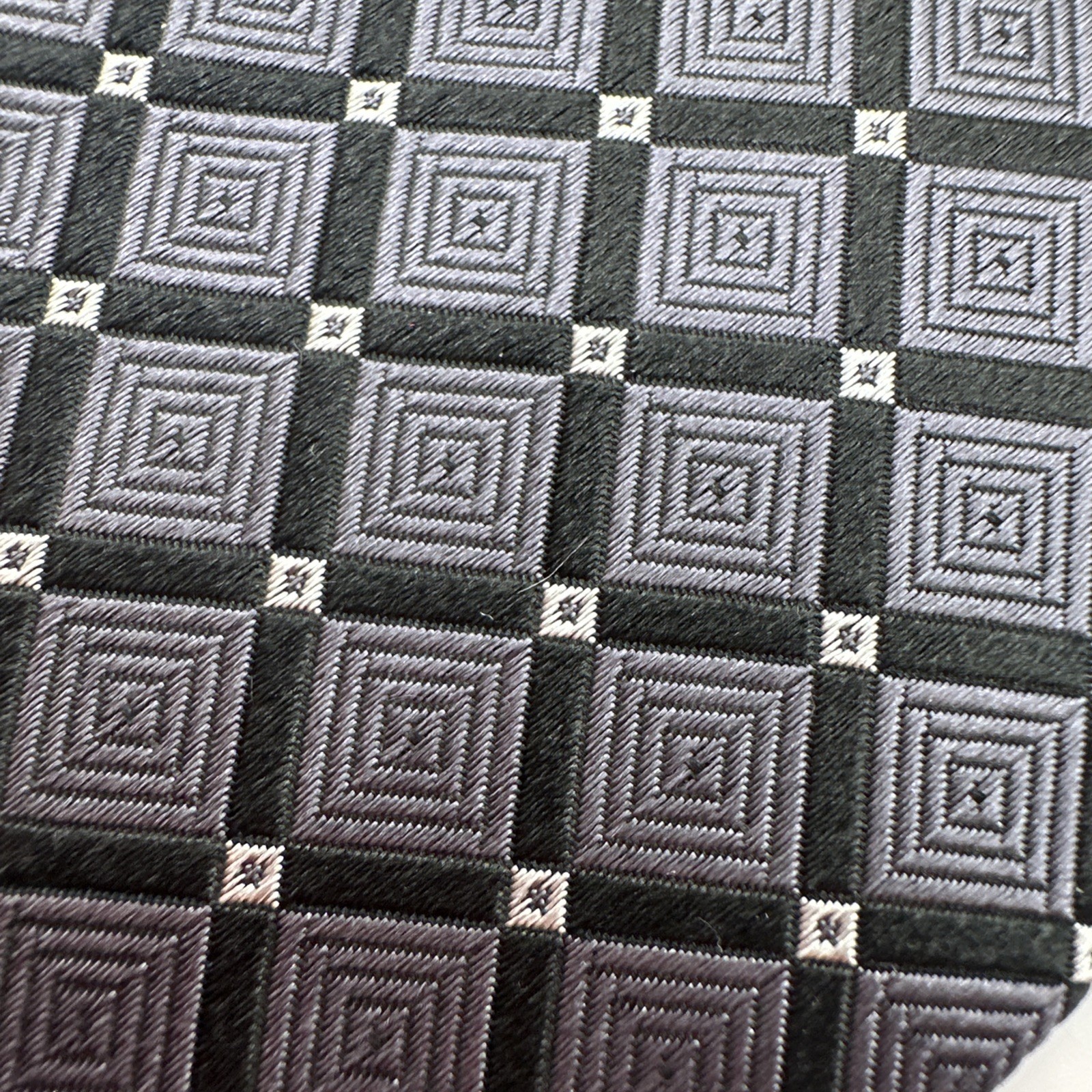 Sean John Fine Tailoring Men’s All Silk Necktie Silver And Black Tie