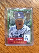 2022 Topps Chrome Tommy Lasorda #356 Platinum Toile White & Green Refractor /99