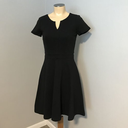 ANN TAYLOR ~ BLACK Split Neck Cap Sleeve Fit & Flare DRESS Sz 0 NWT - Picture 5 of 5