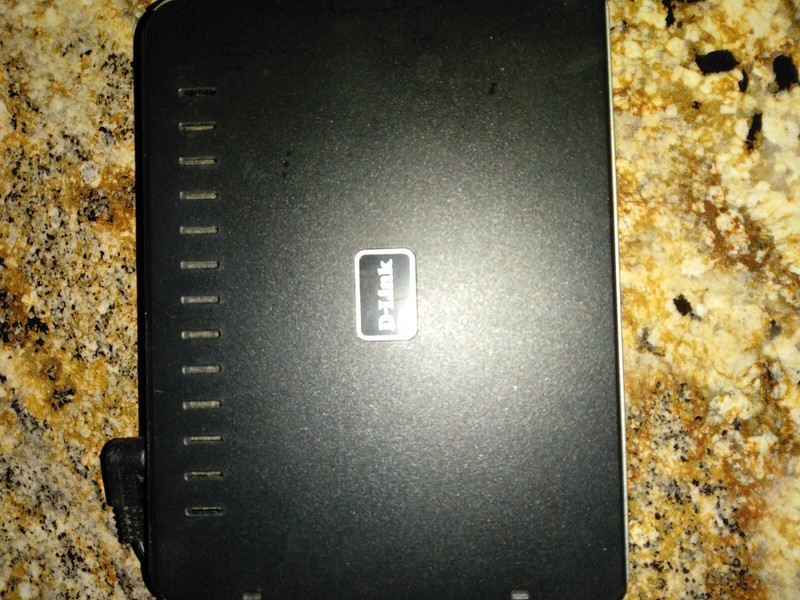 D-LINK DES-1105 5Port 10/100 Fast Ethernet Network INTERNET SWITCH 5x AVAL