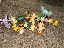 LOT OF POKEMON NINTENDO HASBRO Beanie Plush Toys Plastic