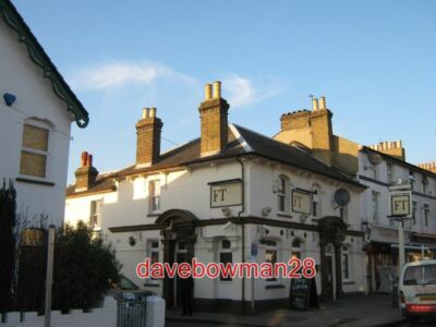 PHOTO  FREELAND TAVERN BROMLEY  ON THE ROAD JUNCTION OF FREELANDS ROAD (ON THE R