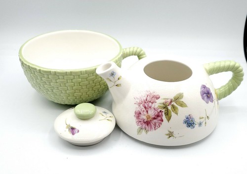 HALLMARK MARJOLEIN BASTIN NATURE'S SKETCHBOOK STACKING TEAPOT & CUP bees - Picture 3 of 12