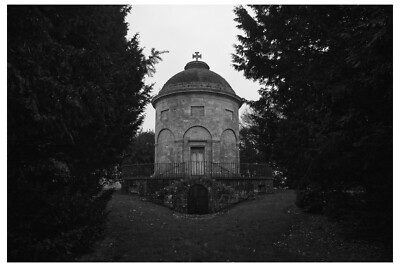 Constable Mausoleum, Halsham, East Riding of Yorkshire, UK - 18'' x 12'' - DRUCK -