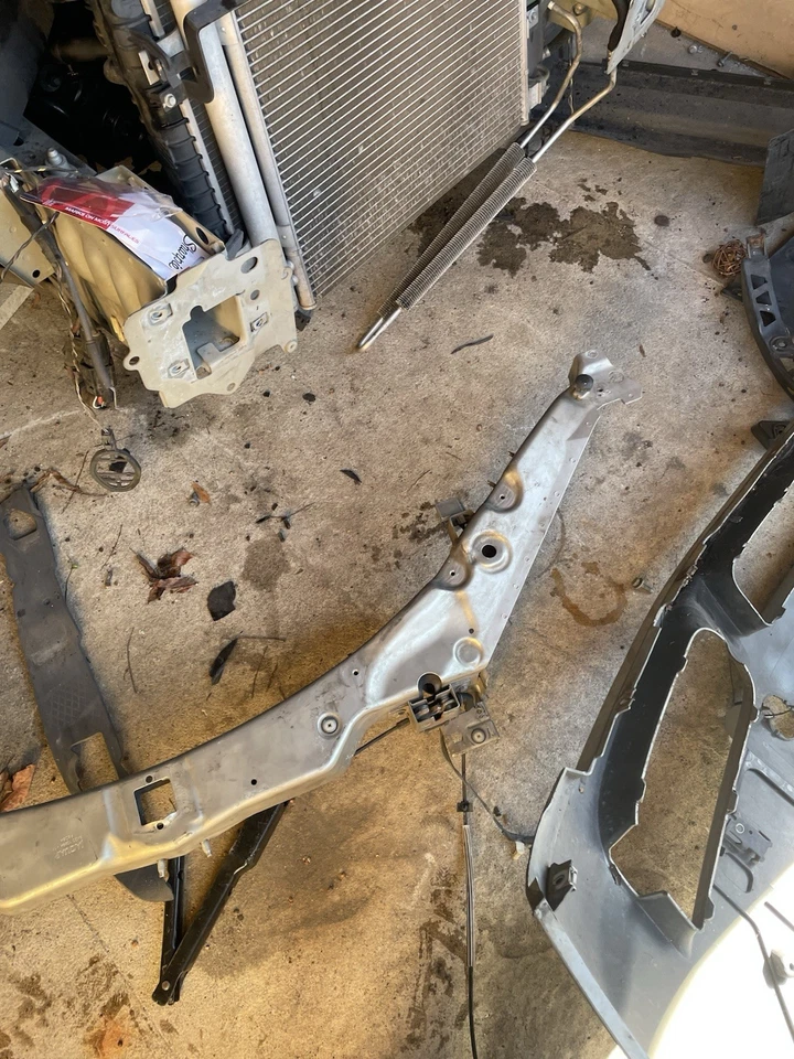 Jaguar XF 2012-2015 radiador delantero núcleo soporte barra de amarre superior panel OEM Foto 2 de 3