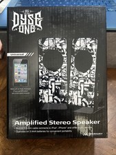Universal amplified stereo speaker