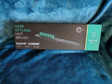 Cepillo caliente Dafni Muse de Conair de doble voltaje para peinar suave y peinado