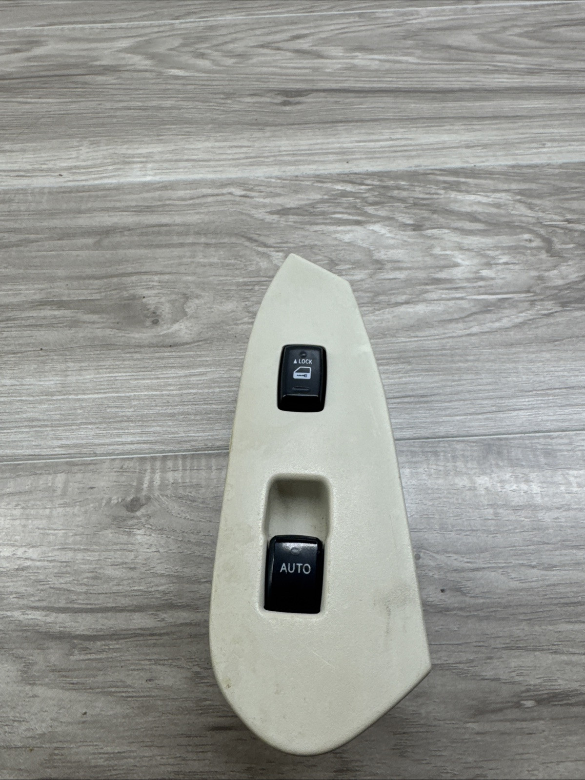 2002-2010 Lexus SC430 Passenger Side Window Control Switch 74231