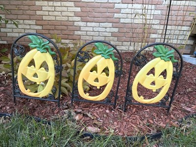 Vintage IMPACT PLASTICS Halloween Pumpkin Yard Decoration Sign With Stakes Lot 3