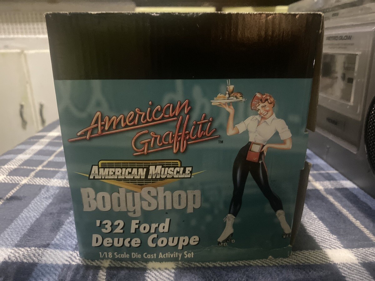 アメリカングラフィティー1/18 Ertl 1932 American Graffiti Ford Deuce 1:18 Diecast Car for