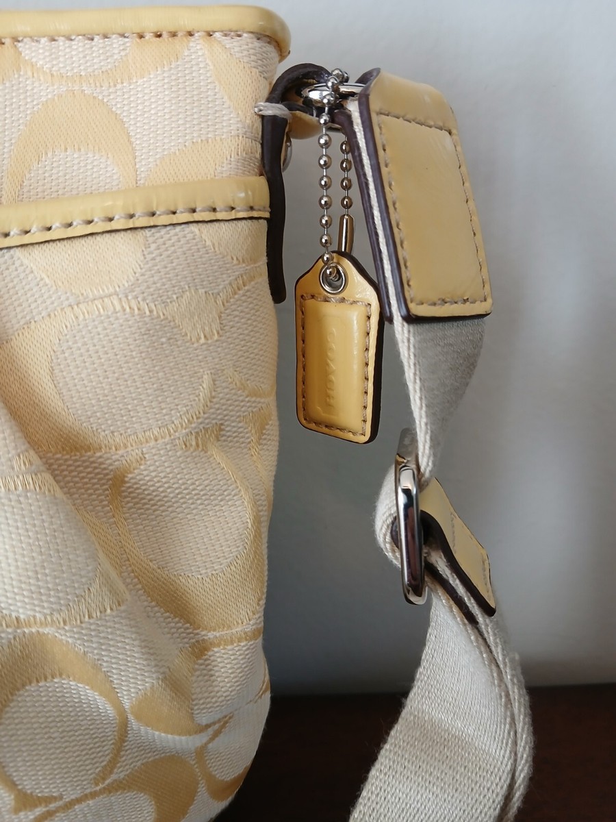 小物 COACH Charm Coin Purse Signature Lemon Coach Signature