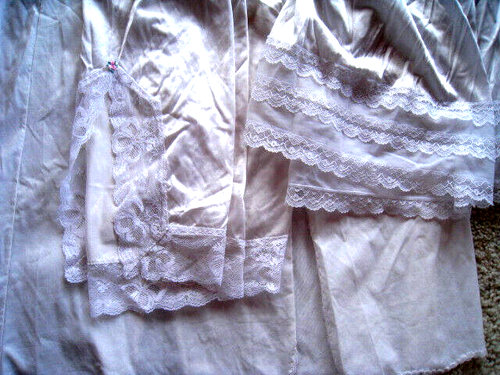 Vntg Women’s Lingerie Lot Of 17 Women’s Various Brands Sz & Colors Robes & Slips - Picture 5 of 14