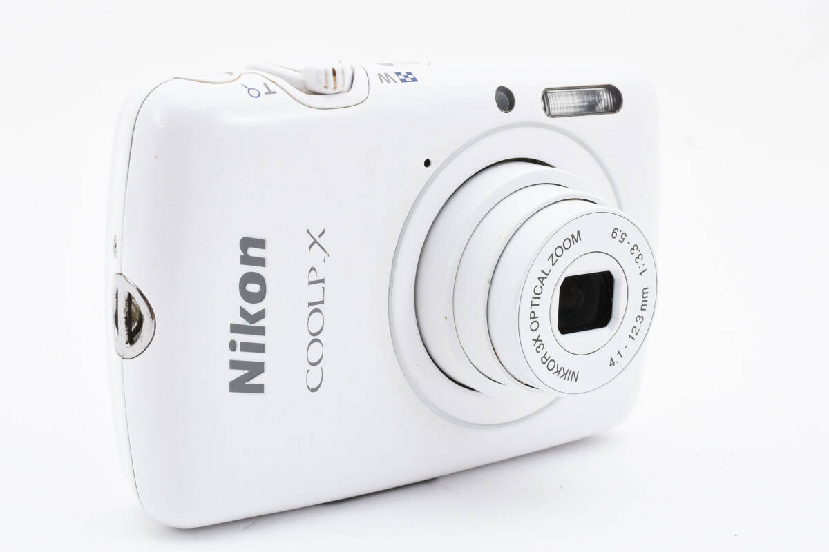 Nikon COOLPIX S01 White 10.1MP Digital Camera English Nikon COOLPIX S01 White 10.1MP Digital Camera English
