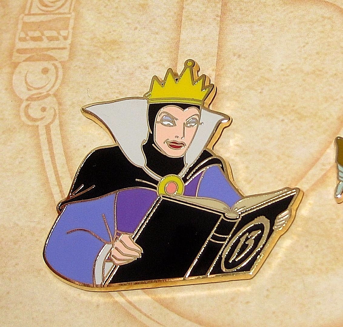レトロ　ディズニー USAスタンプ 白雪姫　スノーホワイト　エビルクイーン 魔女 RARE LE 250 Disney Pin✿Reflections Of Evil Storybook