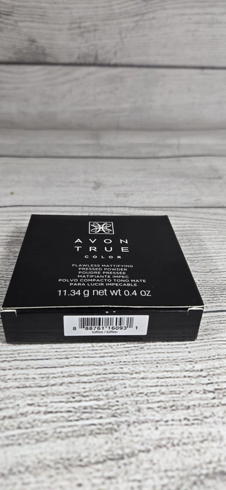 Avon True Color Flawless Mattifying Pressed Powder - Toffee  - Image 4 of 4