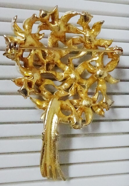 Vintage 1960s Enameled Yellow Lily Lilies Flowers Rhinestone