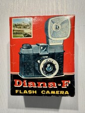 Diana F Flash Kamera mit Originalkarton, Blit...