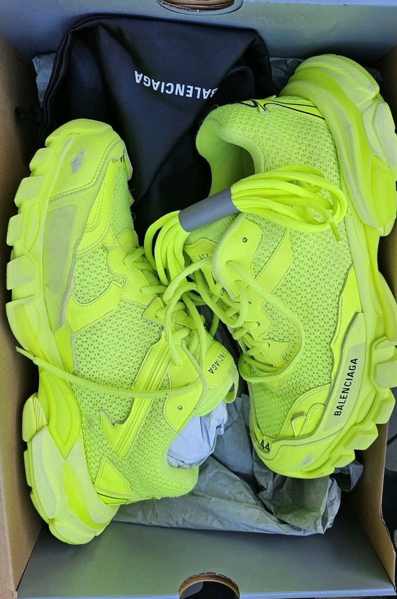 BALENCIAGA TripleS オールネオンイエロー ダッドスニーカー New Balenciaga Mens Destroyed Track 3 Neon Yellow Sneakers