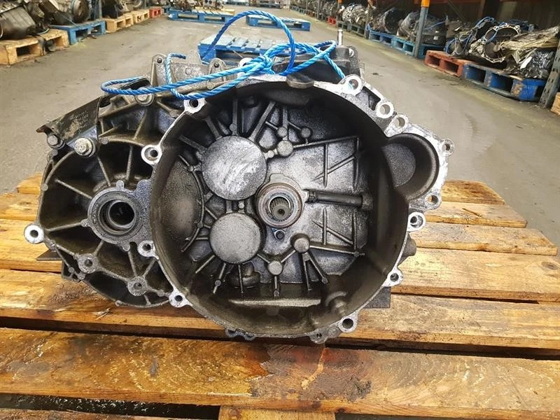 2006-2013 MK2 VOLVO C70 GEARBOX 2.4 DIESEL D5244T13 6 SPEED MANUAL 766R-7002-AA - Image 2 of 4