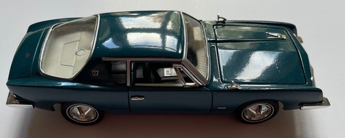 1:32 Signature Model 1963 Studebaker Avanti Item # 32301 Blue-Green - Picture 3 of 12