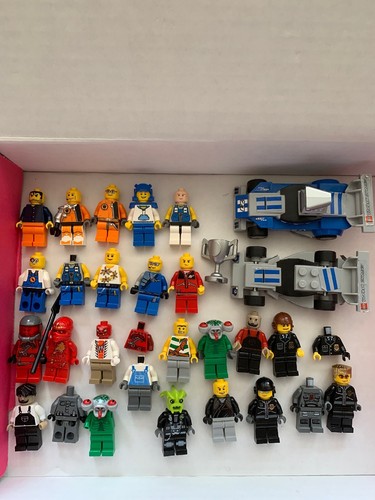 Lego viele Minifiguren und Stücke - Bild 1 von 6