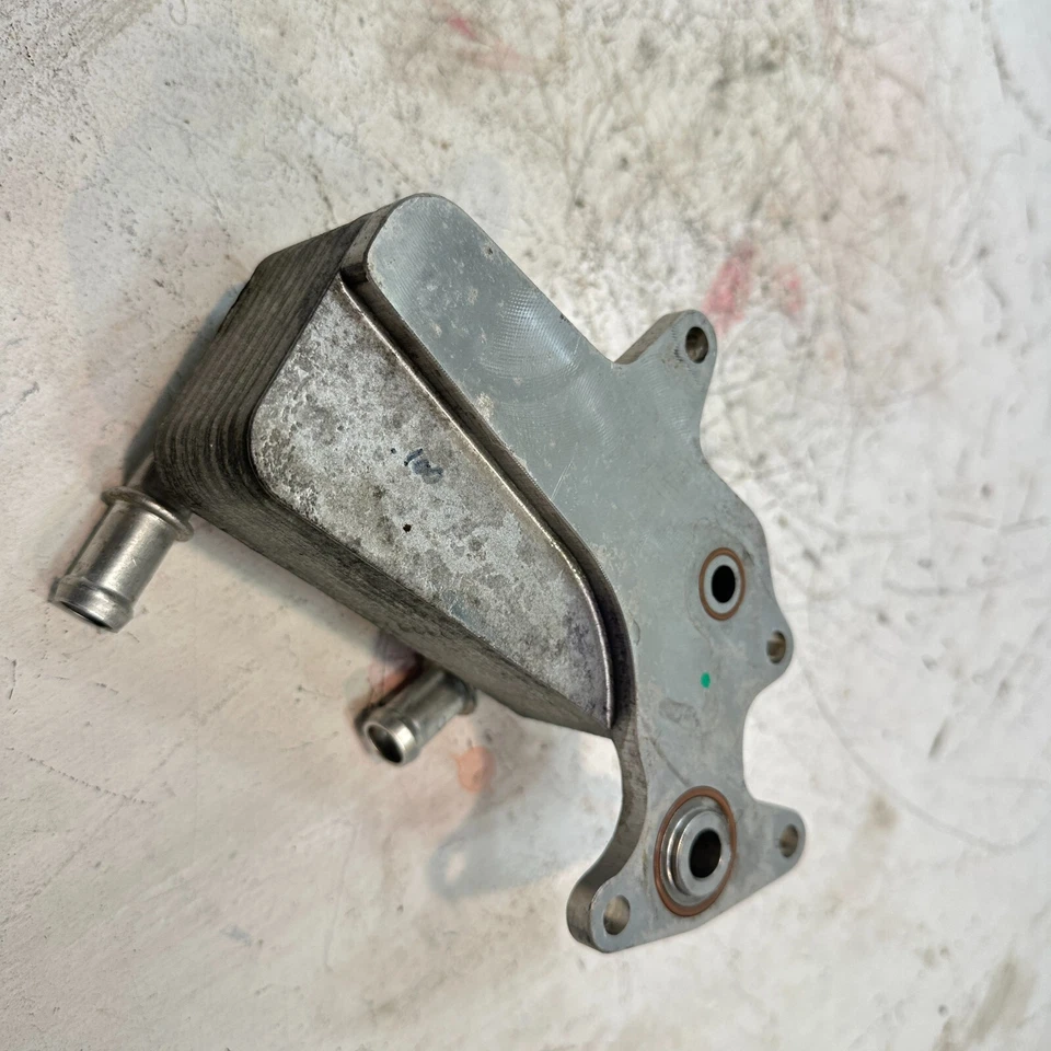 Volkswagen Passat 2015-2022 2,0 L transmisión automática enfriador de aceite OEM Foto 4 de 4