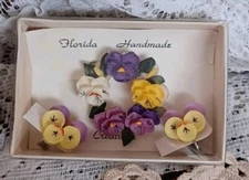 FLORIDA HANDMADE CREATIONS PANSY SHELL BROOCH AND SCREW-BACK EARRINGS SET 