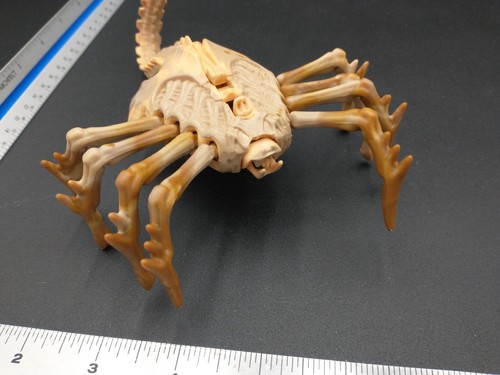 Queen Face Hugger ~Aliens~ Kenner Vintage 1993 7" Long Figure #1676 - Picture 2 of 8