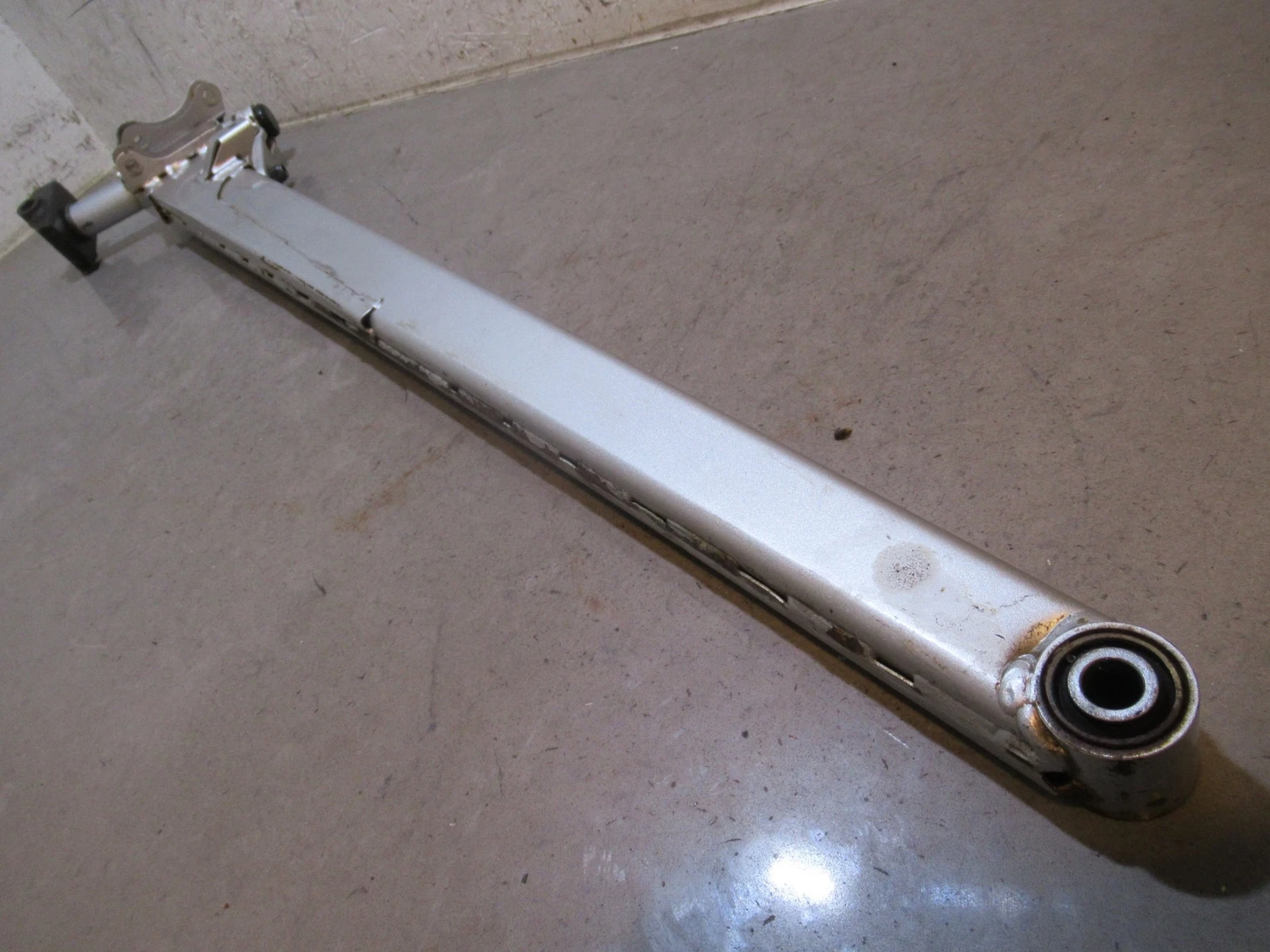 Yamaha Viper 700 Trailing Arm Right 2003 #8