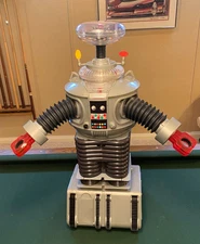 24 Inch Trendmasters LOST IN SPACE B-9 ROBOT Complete - Excellent Condition